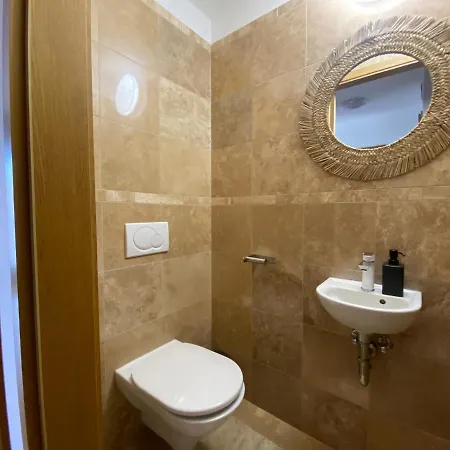 K13 A4.4 Lägenhet Budapest